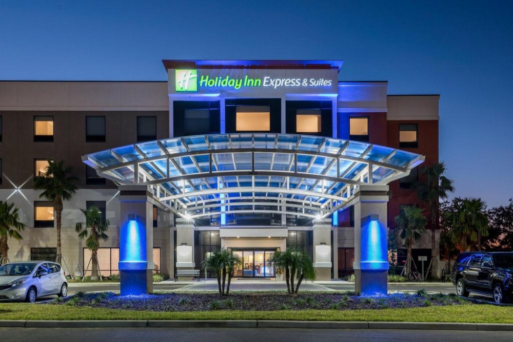 Holiday Inn Express & Suites Lakeland South
